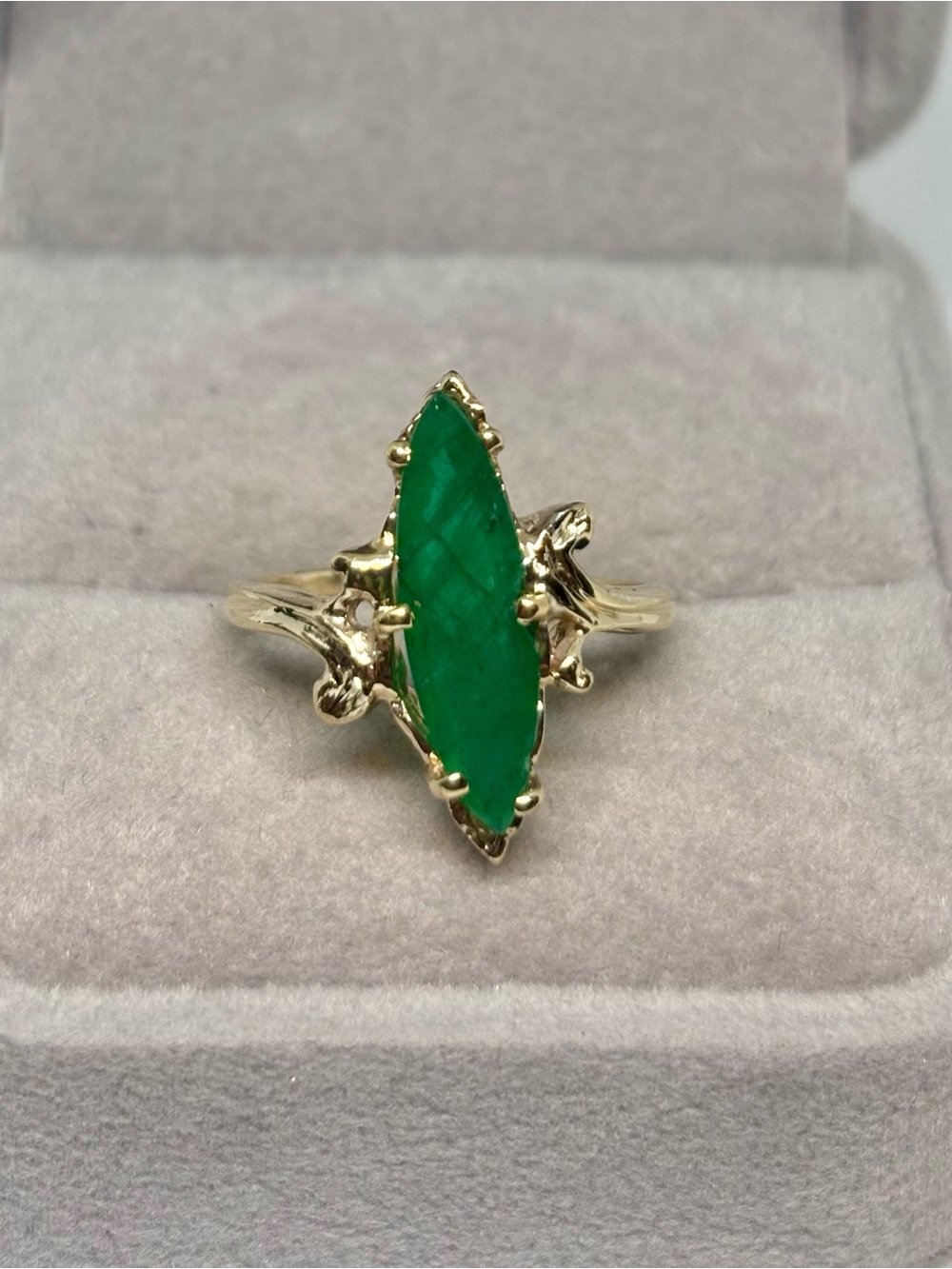 Vintage 8K Gold Marquise Emerald Ring, size 6.25